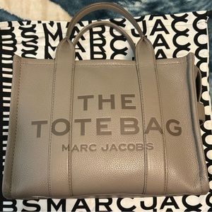 Marc Jacob’s The Tote Bag in Medium. OBO.